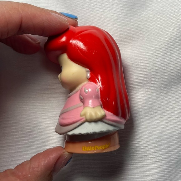 Fisher Price Little People Princess Ariel Pink Dress 2012 Disney Little Mermaid - Picture 2 of 5